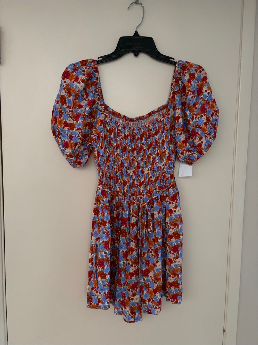 Romper Floral Puff-Sleeve Smocked Rayon w/belt! New No Tags! Coral, Red, Blue! M